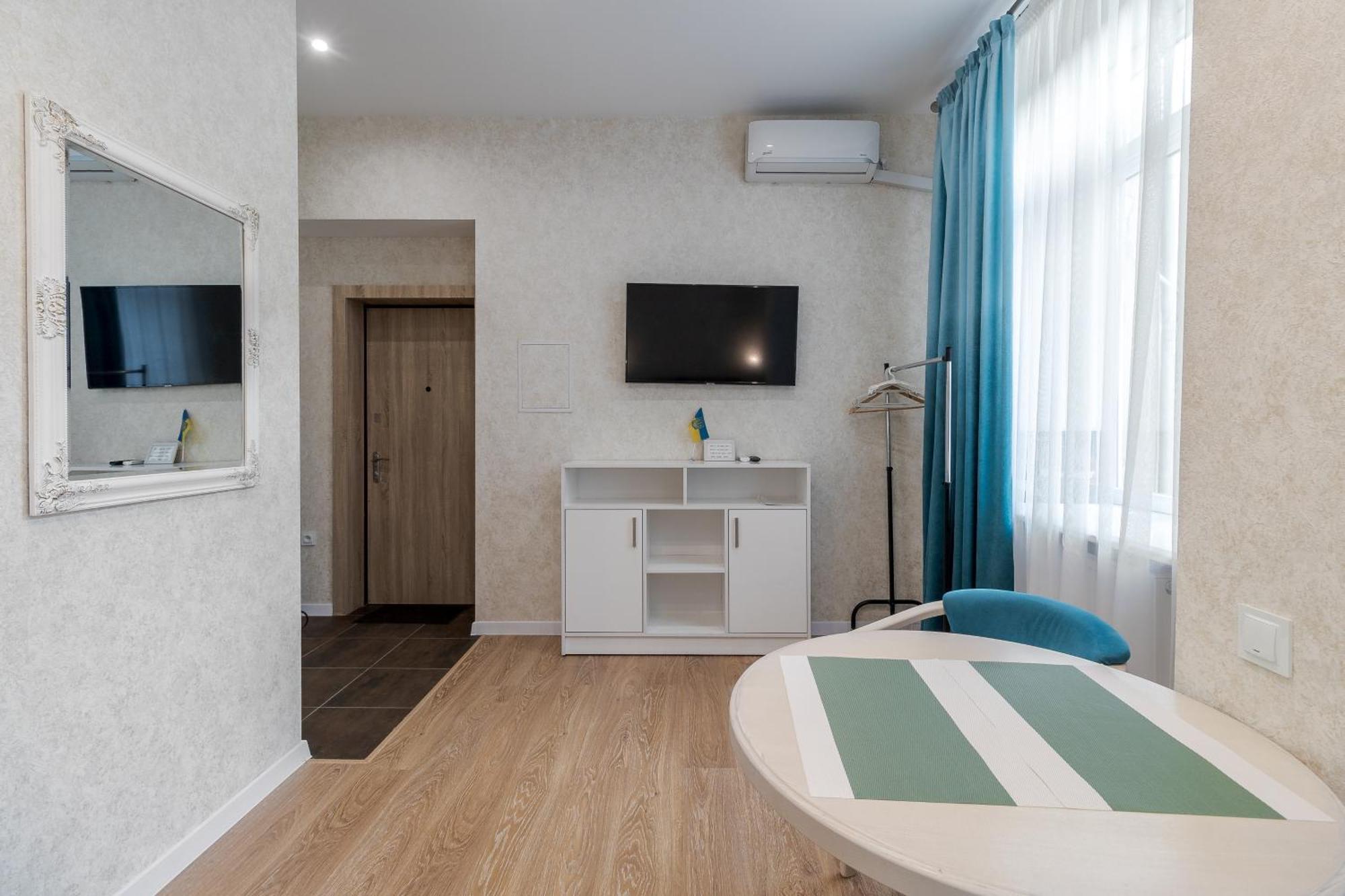 リヴィウLuxury Flat Near Operaアパートメント エクステリア 写真